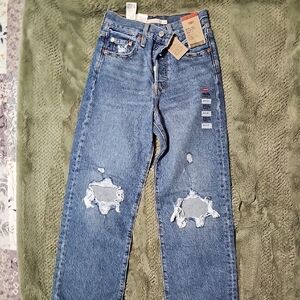 Levi's Women's Ribcage Straight Ankle Distressed Denim Jeans